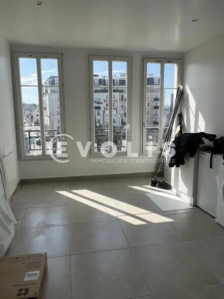 Office in Les Pavillons-sous-Bois to rent - Interior Photo - Image 3 of 5