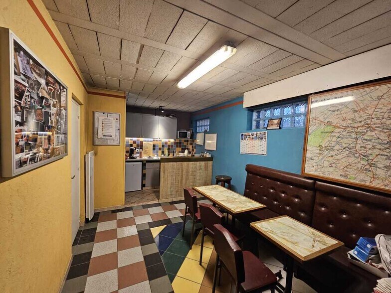 Rue Danton, Montreuil for sale - Interior Photo - Image 2 of 9