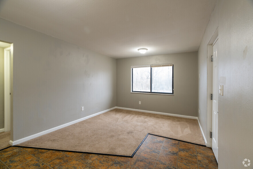 5500-5602 Mable Ave, Saint Louis, MO for sale - Interior Photo - Image 3 of 18