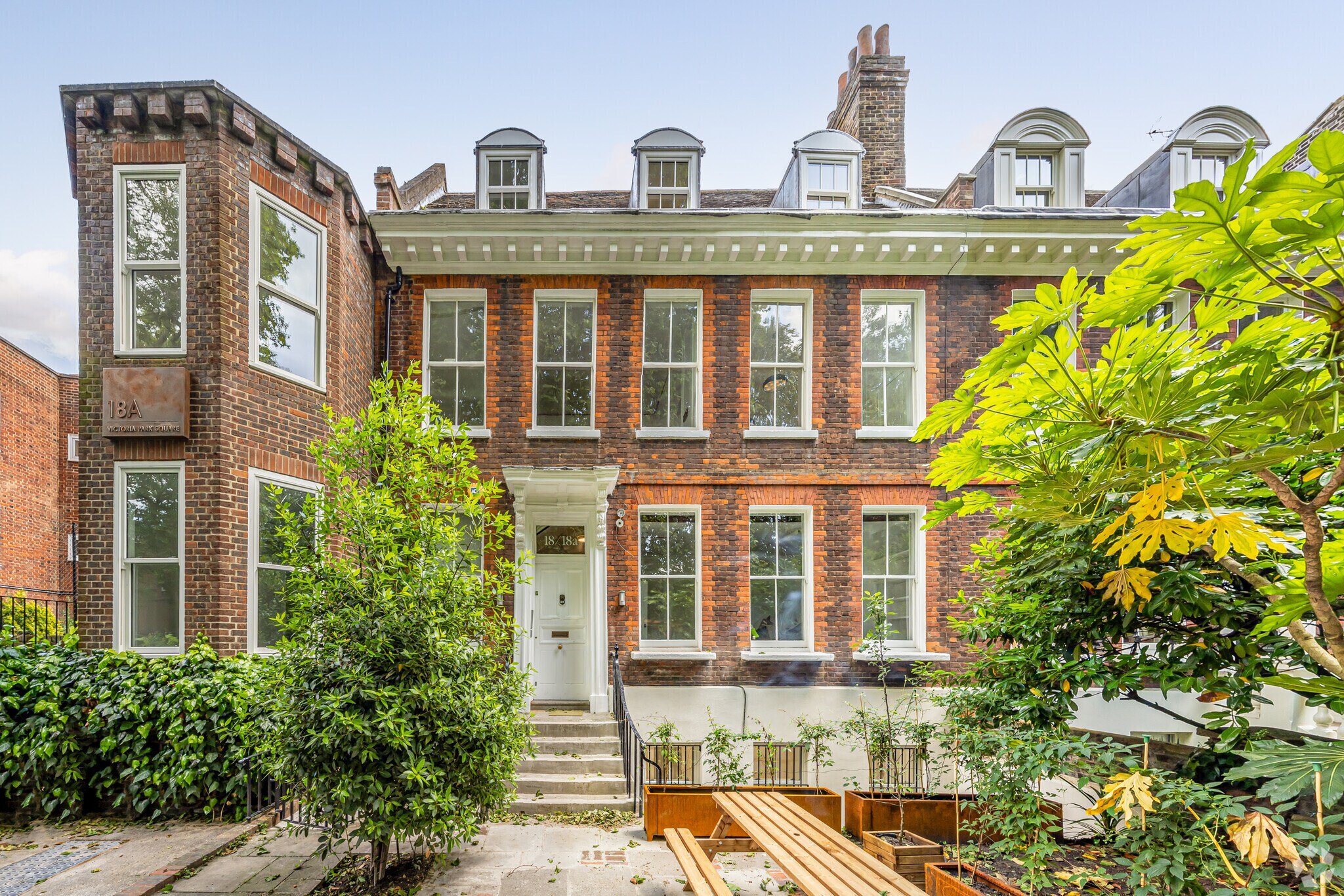 18 Victoria Park Sq, London to rent Primary Photo- Image 1 of 115