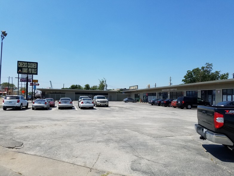 2811 Collingsworth St, Houston, TX for sale - Building Photo - Image 1 of 1
