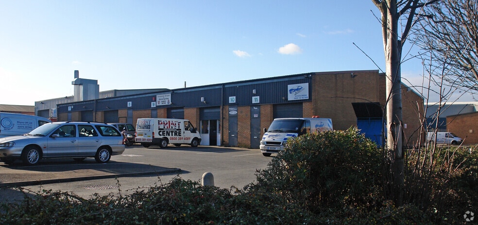 Hammond Clos, Nuneaton to rent - Building Photo - Image 3 of 3