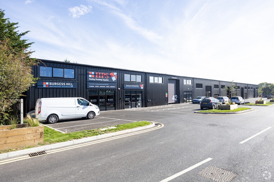 Units 30-39 Gatehouse Hub, Gatehouse Ln, Neaves Park, Hurstpierpoint for sale - Building Photo - Image 3 of 3