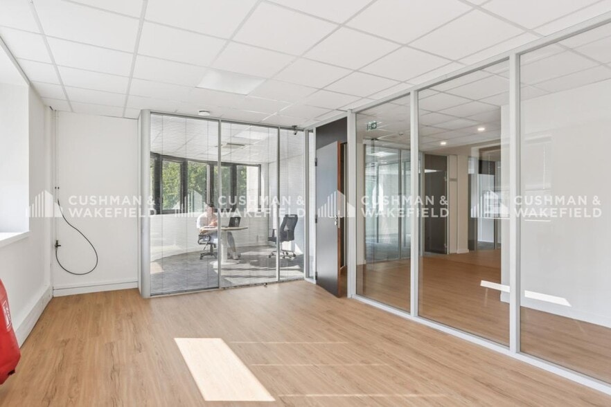 38-40 Rue Victor Hugo, Courbevoie to rent - Interior Photo - Image 3 of 13
