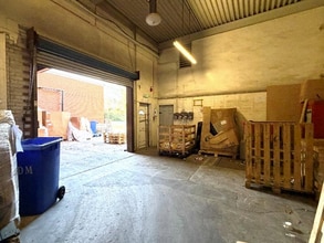 Kestrel Way, Exeter to rent Interior Photo- Image 1 of 5