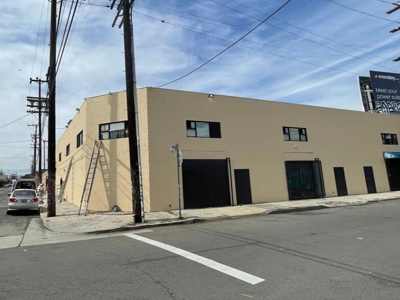 1025 E 18th St, Los Angeles, CA for rent - Building Photo - Image 1 of 10