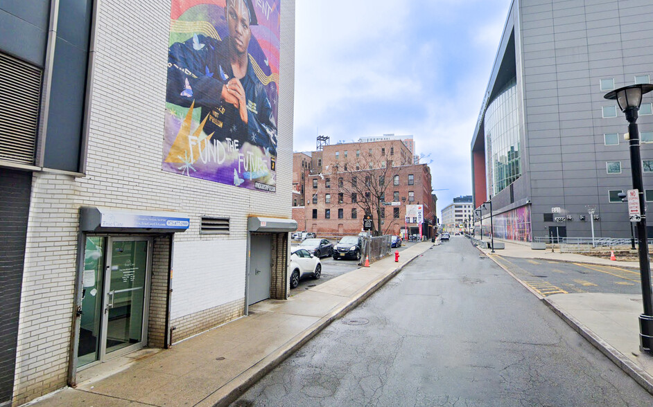 800-804 Broad St, Newark, NJ for sale - Building Photo - Image 1 of 1