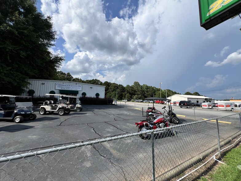 4020 and 4028 Calhoun Memorial Hwy, Easley, SC for sale - Primary Photo - Image 1 of 12