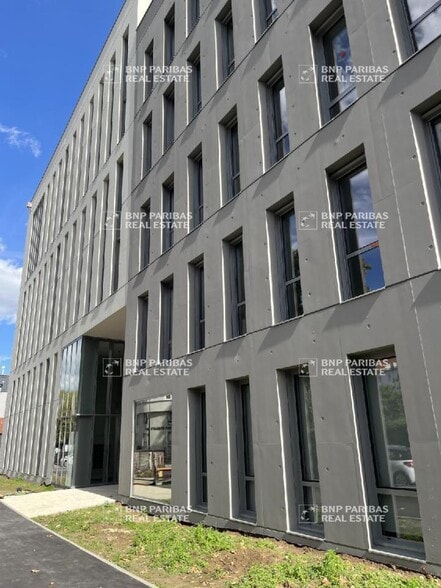 Office in Villeurbanne to rent - Building Photo - Image 3 of 47
