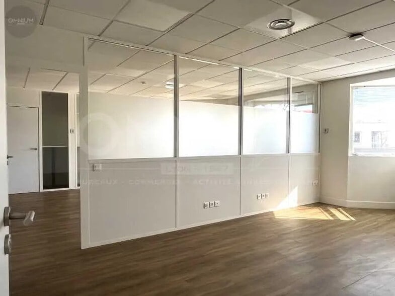 Office in Lyon to rent - Interior Photo - Image 2 of 20