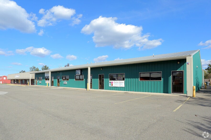 2101-2105 S Highway 69, Wagoner, OK for sale - Primary Photo - Image 1 of 1