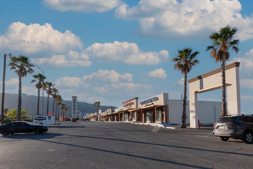 6503-6559 N Mesa St, El Paso, TX for rent - Building Photo - Image 1 of 5