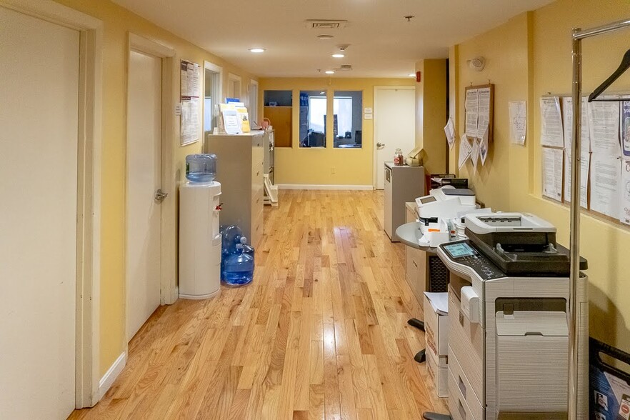 18 Shepard St, Brighton, MA for rent - Interior Photo - Image 1 of 20