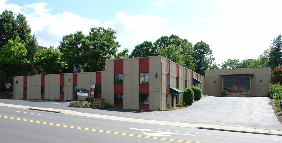 107 Merrimon Ave, Asheville, NC for rent - Building Photo - Image 3 of 10