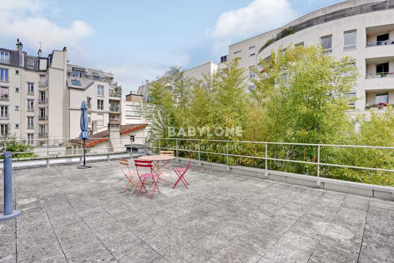 Office in Levallois-Perret for sale Building Photo- Image 1 of 12