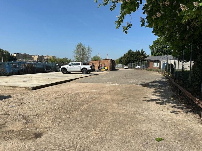 More details for Ickenham Rd, Ruislip - Land to Rent