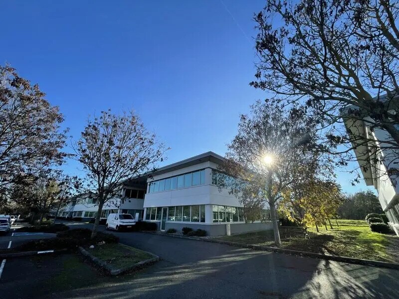 Office in Labège to rent Building Photo- Image 1 of 5