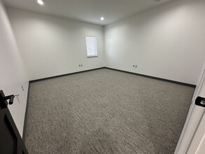 15128 Traditions Blvd, Edmond, OK to rent Interior Photo- Image 2 of 5