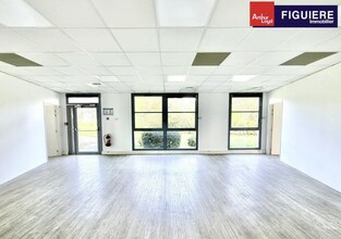 Office in Aix-en-Provence to rent Interior Photo- Image 1 of 8