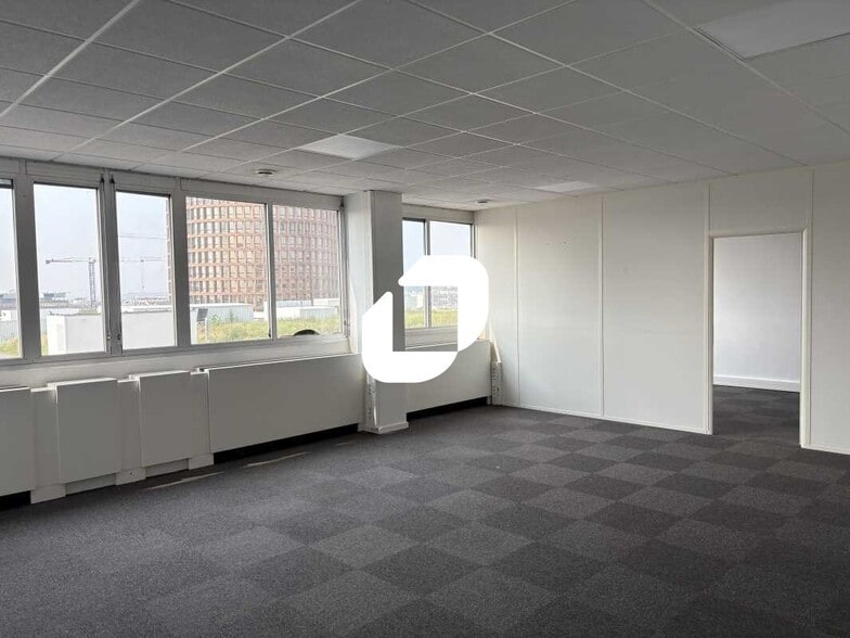 Office in Lyon for sale - Interior Photo - Image 1 of 7