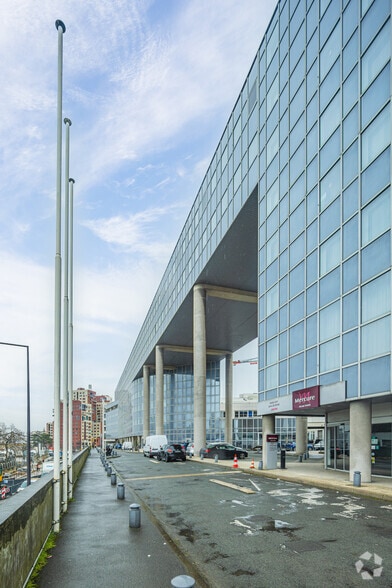 3 Allée De La Seine, Ivry-sur-Seine to rent - Building Photo - Image 2 of 16