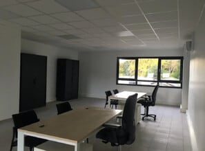 Light Industrial in Neuville-sur-Saône to rent Interior Photo- Image 1 of 5