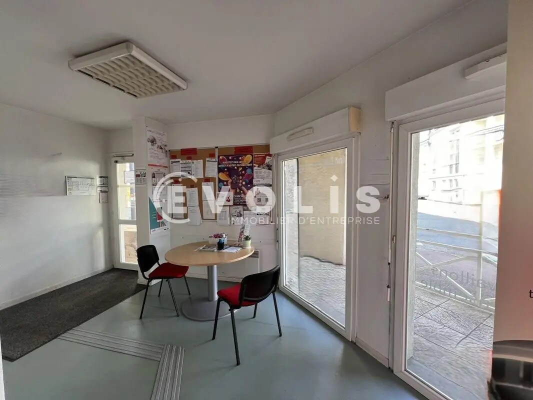 Office in Mérignac to rent Interior Photo- Image 1 of 7