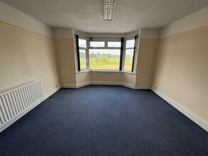 148 Commercial Rd, Totton to rent Interior Photo- Image 2 of 5