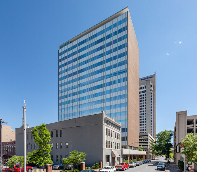 323 Center St, Little Rock, AR for rent - Building Photo - Image 1 of 8