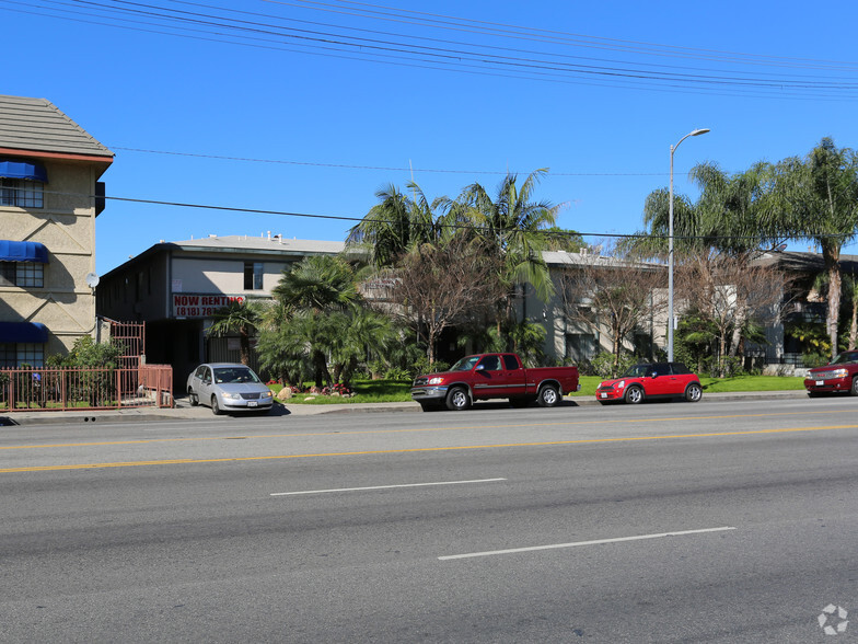 6919 Sepulveda Blvd, Van Nuys, CA for sale - Primary Photo - Image 1 of 1