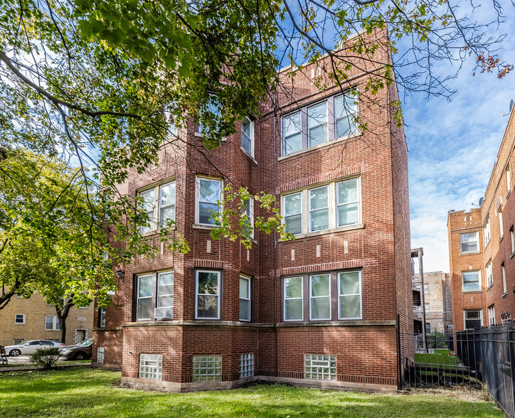 7956 S Dobson Ave, Chicago, IL for sale - Building Photo - Image 1 of 32