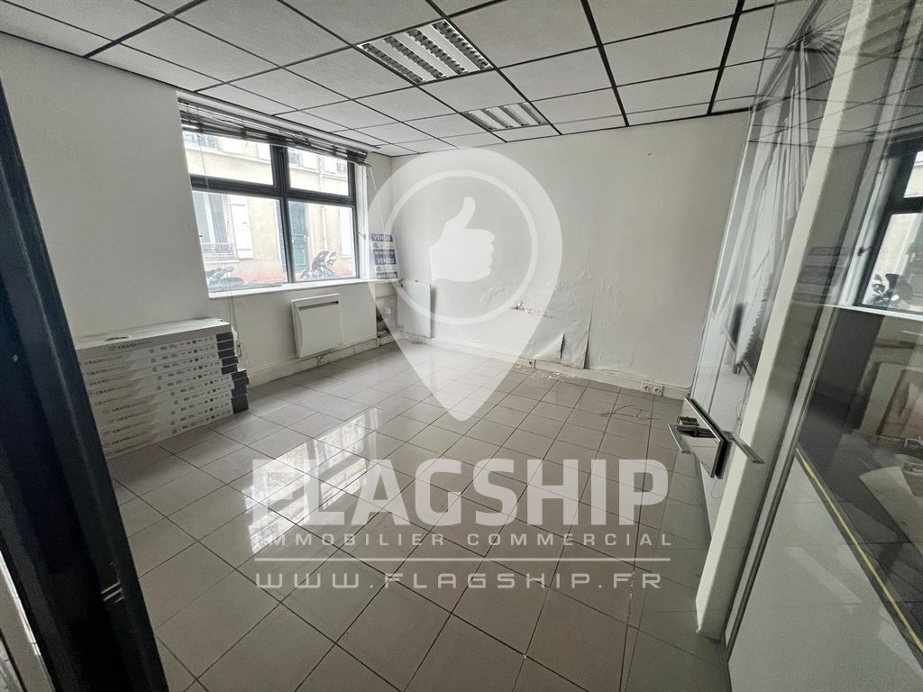 Retail in Saint-Mandé for sale Interior Photo- Image 1 of 6