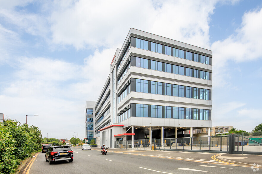 Segro V-Park Grand Union, Wembley for rent - Building Photo - Image 3 of 3