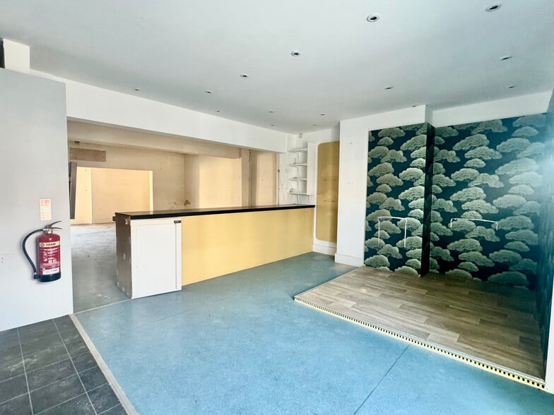 58 Wolverton Rd, Milton Keynes to rent - Building Photo - Image 3 of 6