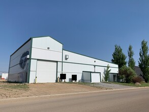 502 SE 9 St, Drumheller, AB for rent Building Photo- Image 1 of 22