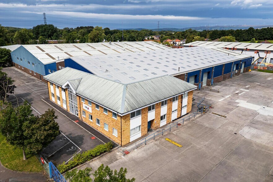 5 Finlan Rd, Manchester to rent - Building Photo - Image 3 of 8