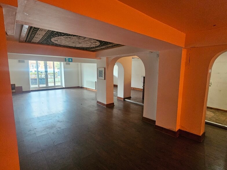 152 Oxford Rd, Oxford to rent - Interior Photo - Image 3 of 6