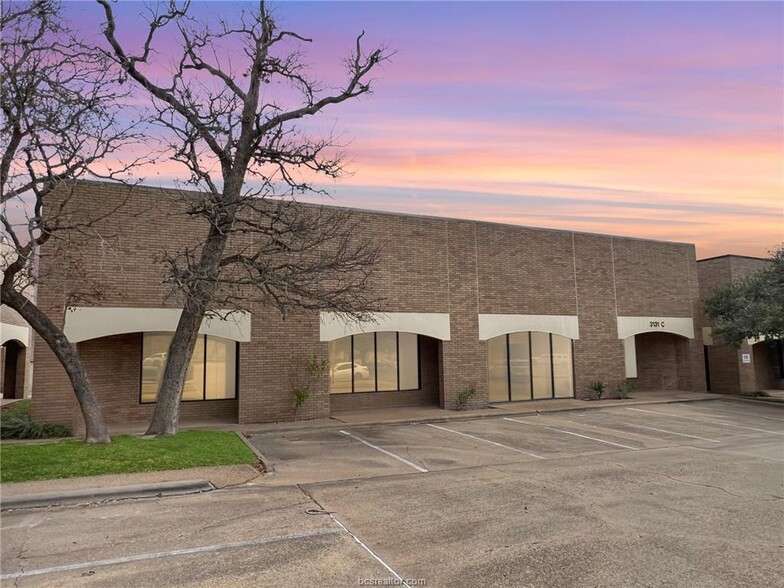 3131 E 29th St, Bryan, TX for rent - Building Photo - Image 1 of 22