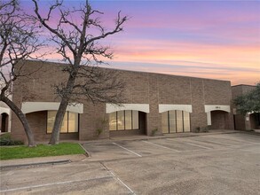 3131 E 29th St, Bryan, TX for rent Building Photo- Image 1 of 23