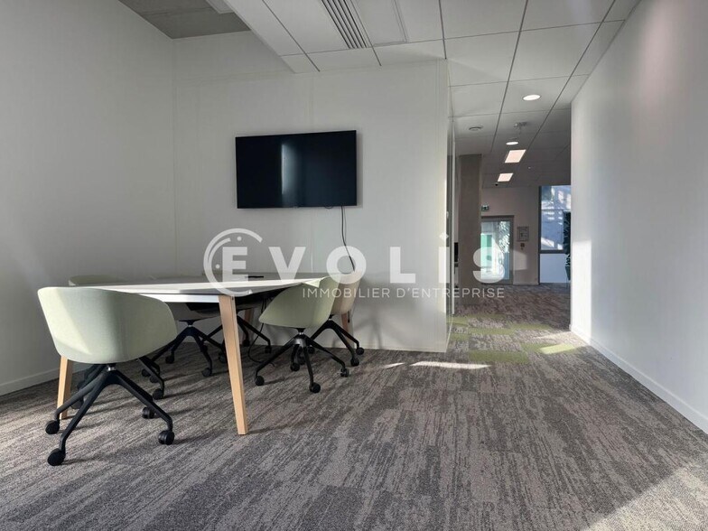 Rue Mansard, Villeurbanne to rent - Interior Photo - Image 3 of 16