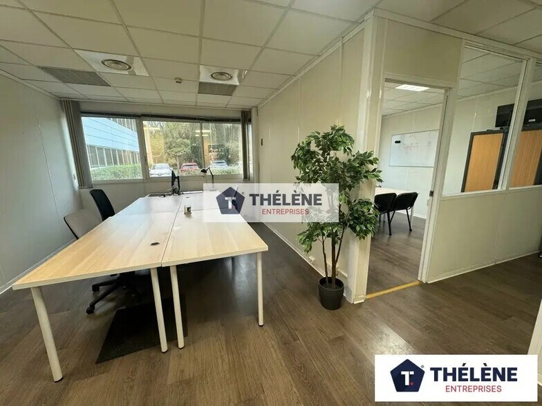 Office in Baillargues to rent - Interior Photo - Image 1 of 8