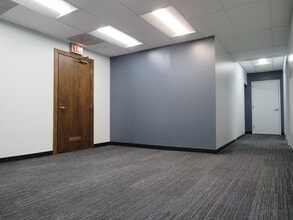 100 N LaSalle St, Chicago, IL to rent Interior Photo- Image 2 of 5