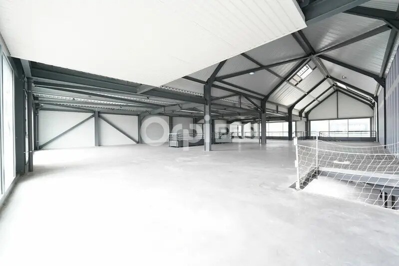 2 Rue Des Frères Louis Et Emile Bertrand, Vénissieux to rent - Interior Photo - Image 2 of 8