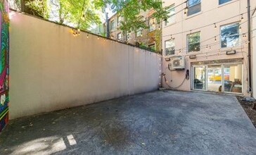 509 W 23rd St, New York, NY for rent Interior Photo- Image 2 of 4