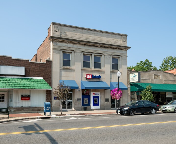 680 Broadway Ave, Bedford, OH for rent - Building Photo - Image 1 of 3