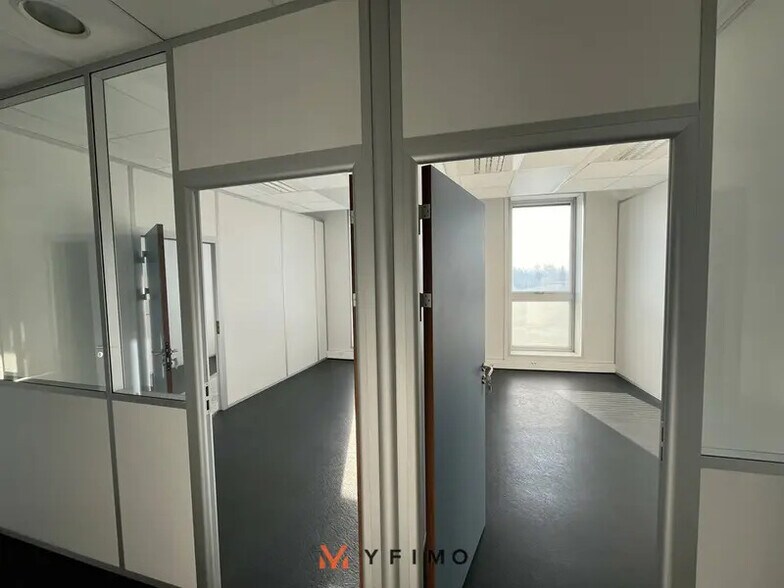 Office in Argenteuil to rent - Interior Photo - Image 2 of 5