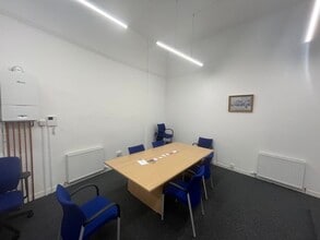 37 Dock St, Dundee to rent Interior Photo- Image 2 of 3