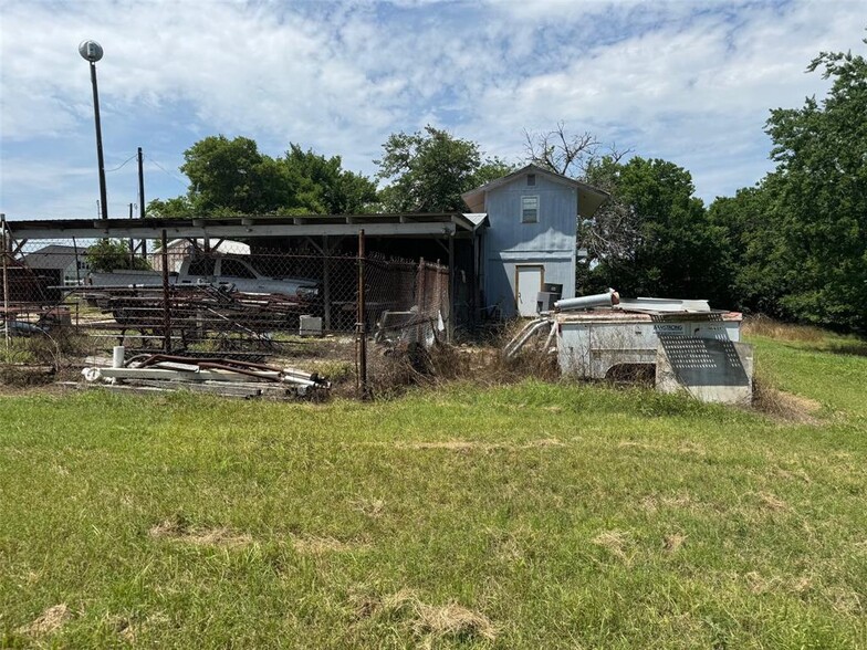 1620 Pecos St, Lockhart, TX for rent - Building Photo - Image 3 of 13