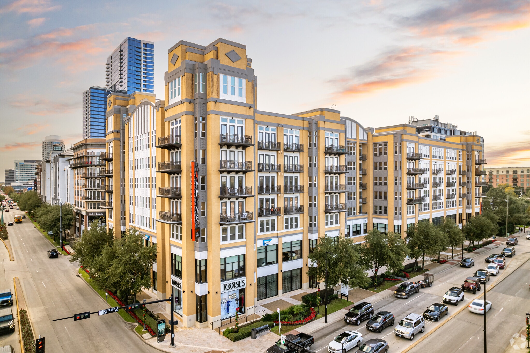 2800 Kirby Dr, Houston, TX to rent Primary Photo- Image 1 of 37