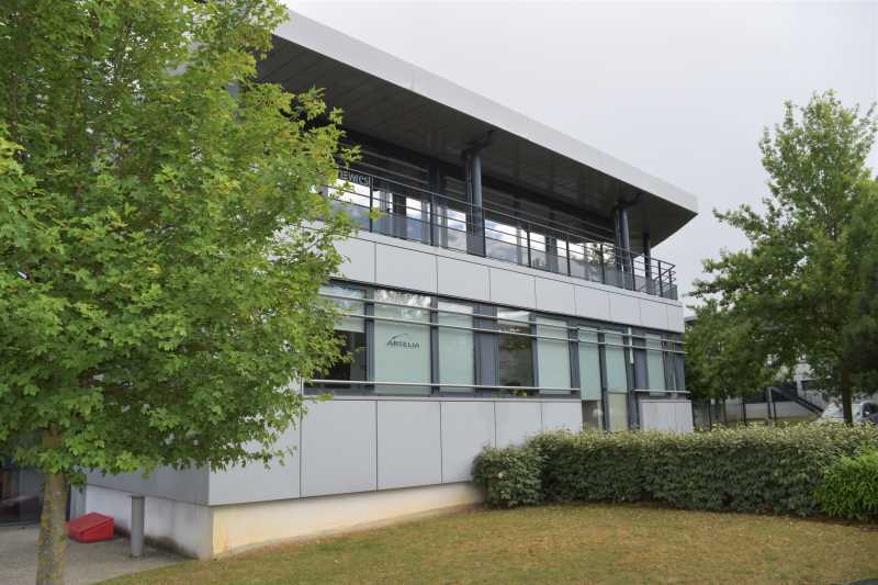 7 Place Berthe Morisot, Saint-Priest to rent - Building Photo - Image 1 of 7